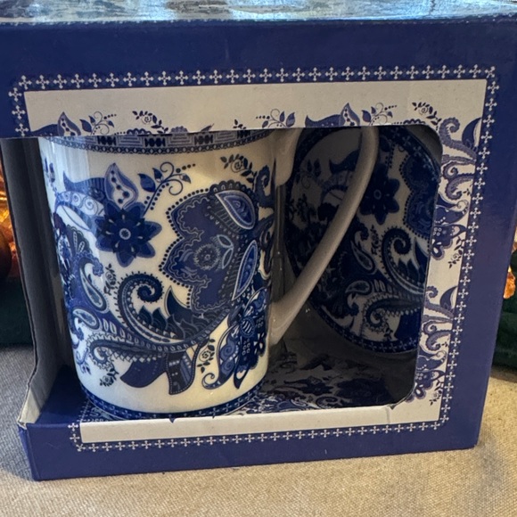 Kent Pottery Other - Intricate Blue Floral Mug Set